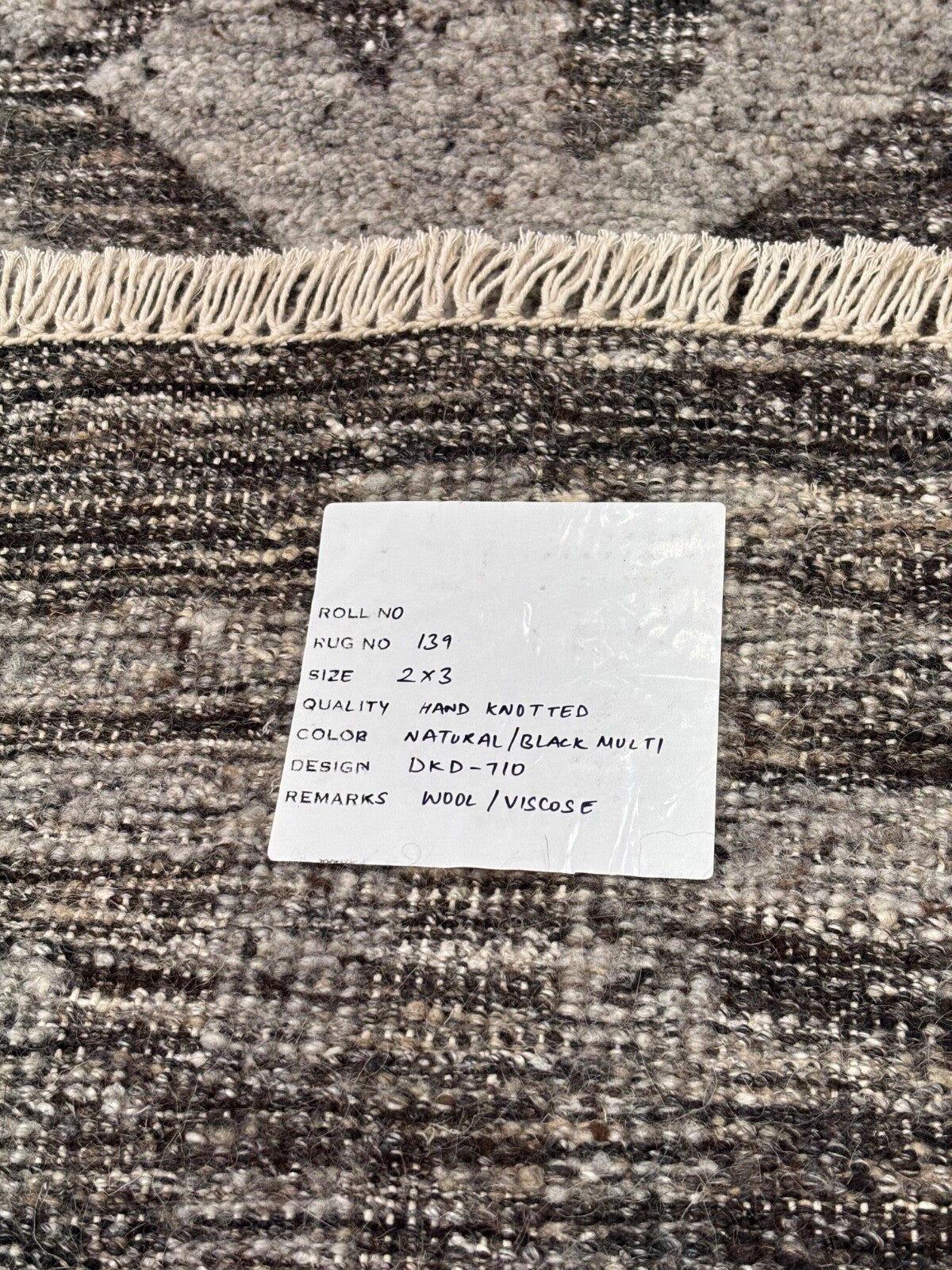 Vlněný koberec 60x90 šedočerný moderní lesklý ručně vázaný vlněný viskózový R139