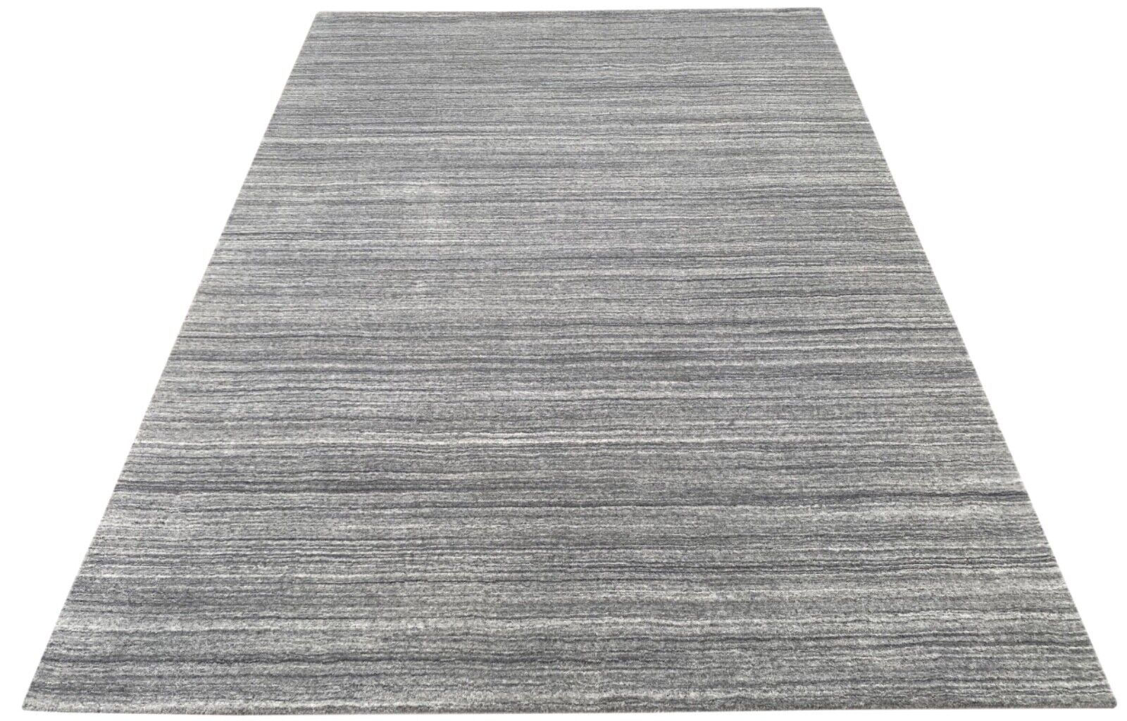 Ručno tkani tepih za vanjsku i unutarnju upotrebu. Ekološki prihvatljiva PET pređa, jednobojna.