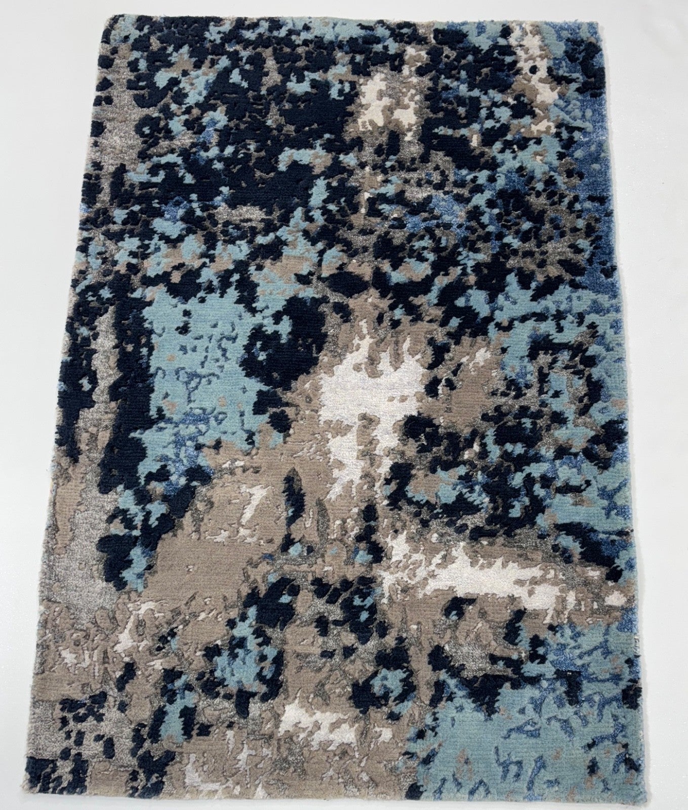 Handgeknüpfter Design Teppich 60x90 Blau Grau Bambus Seidenglanz R119