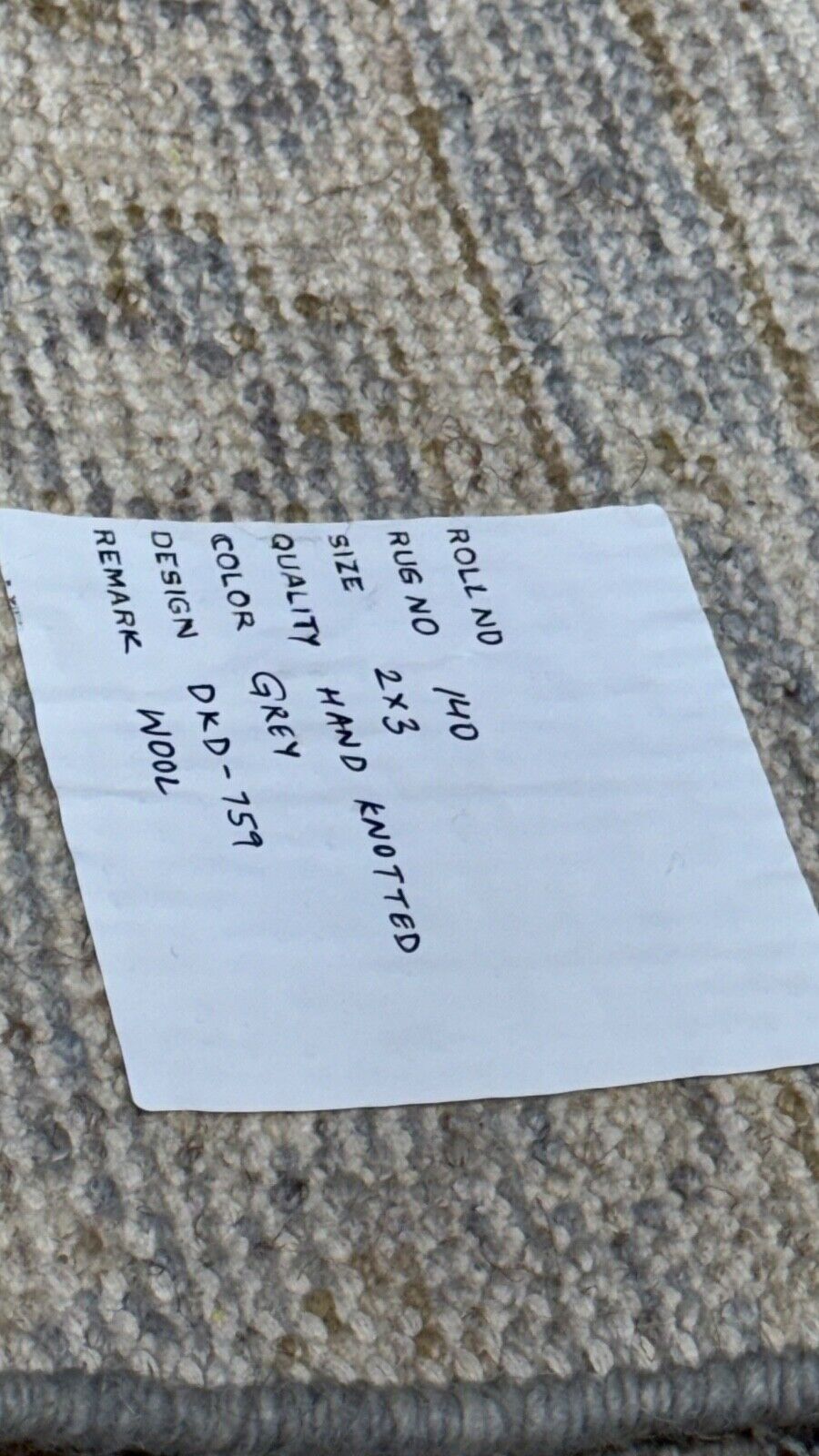 Ročno vozlana volnena preproga 60x90 cm s kratkim vlaknom, moderna sivo-bež preproga st140