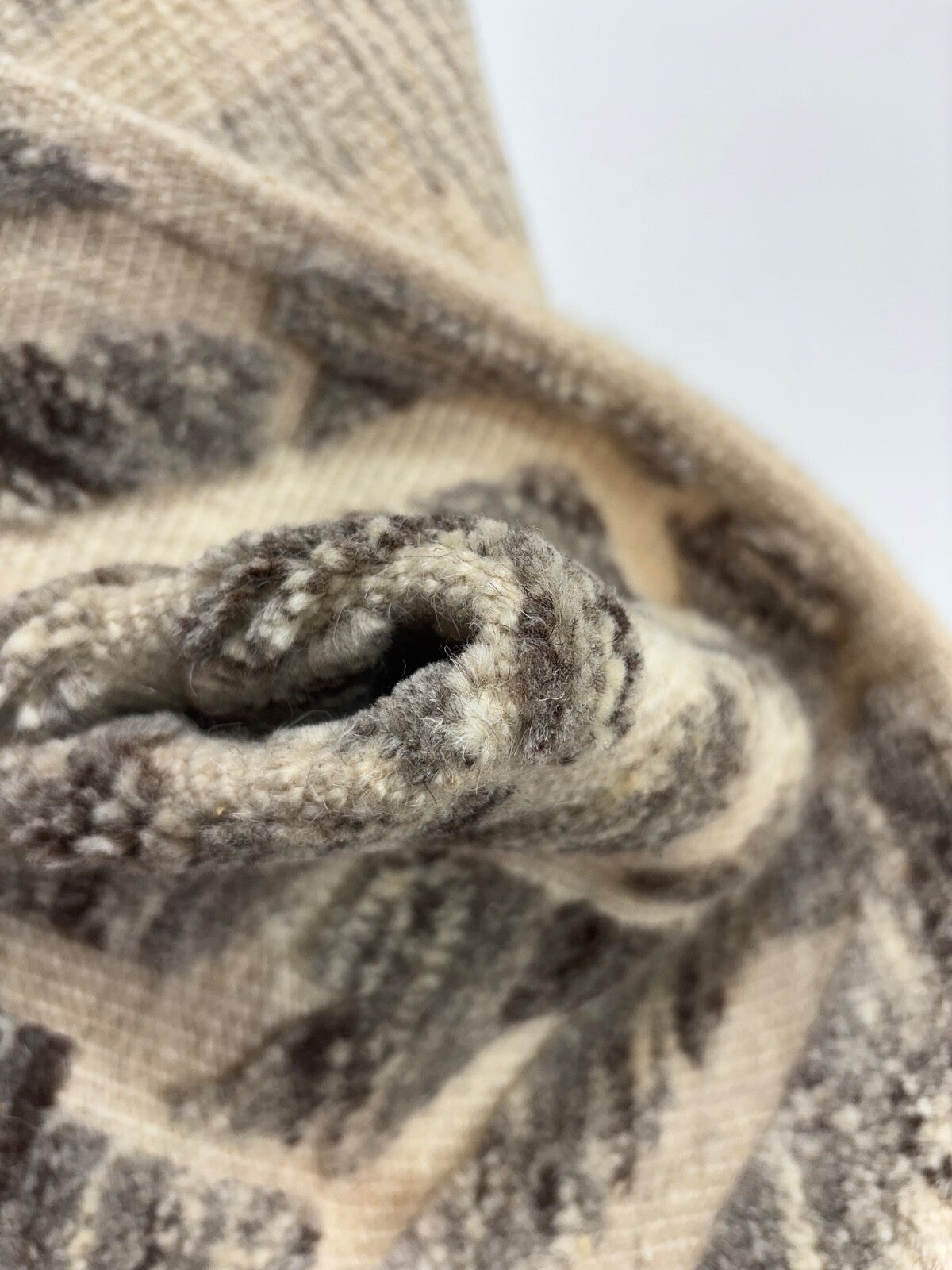 Ročno vozlana preproga iz 100 % volne 60 x 90 cm, sodoben dizajn, naravno siva, bež ST138