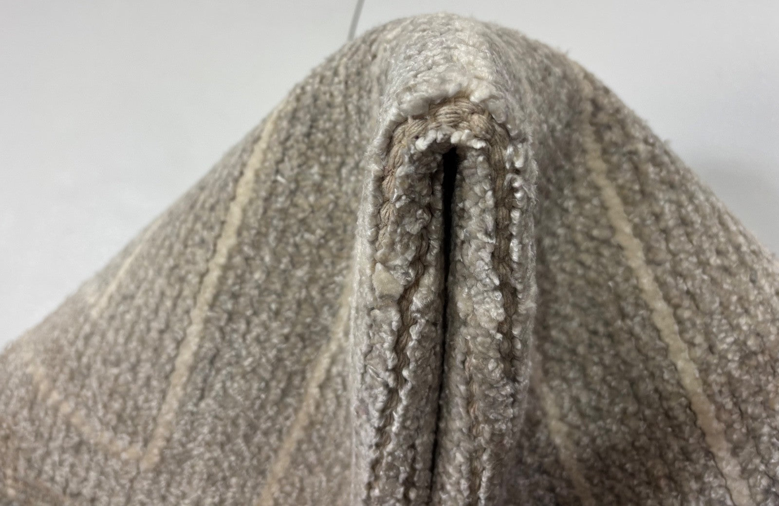 手織りラグ 60x90 ウール ビスコース シルバー モダンデザイン D1105