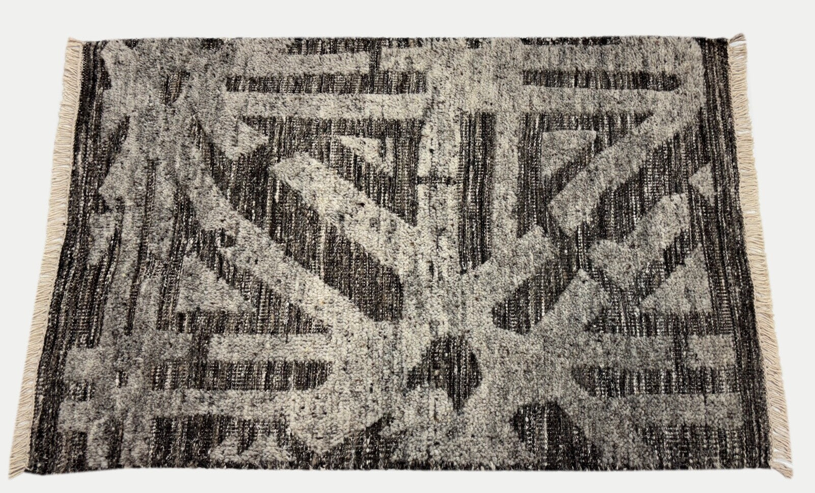 Vlněný koberec 60x90 šedočerný moderní lesklý ručně vázaný vlněný viskózový R139