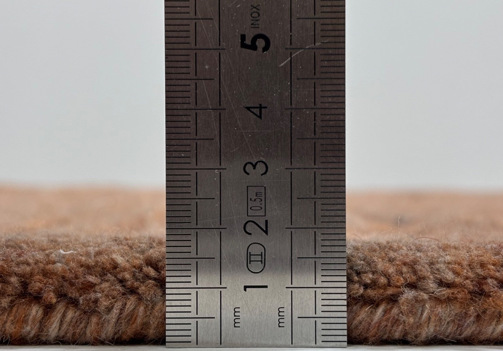 Handgewebter Teppich 60x90 cm Braun Modern Nachhaltig PETGarn Design Teppich R76