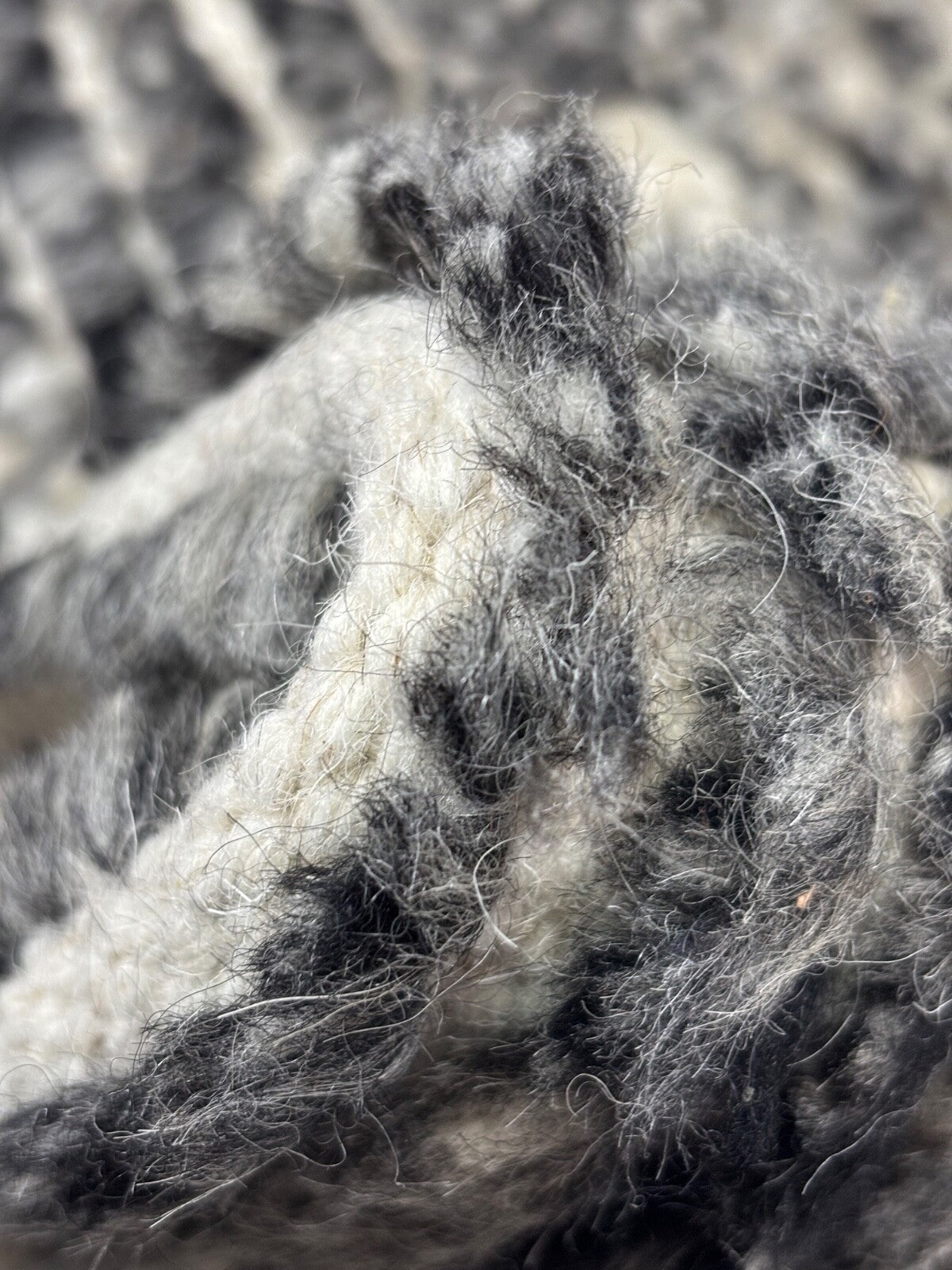 Tappeto annodato a mano in lana 100% 60x90 Tappeto dal design moderno Grigio Nero BCI104