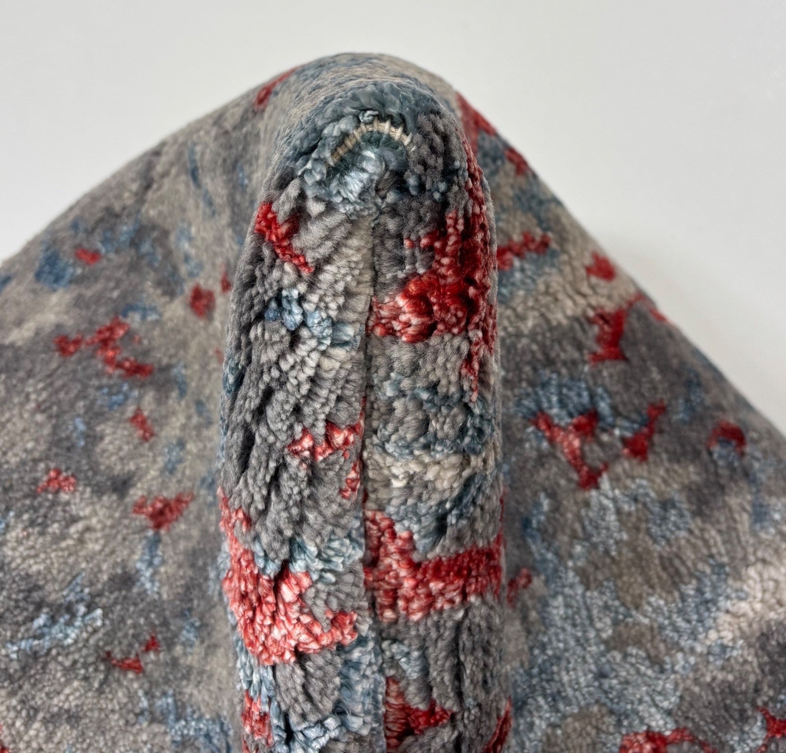 Handgeknüpfter Wollteppich 60x90 cm Grau Rot Modern Design mit Seidenglanz R118