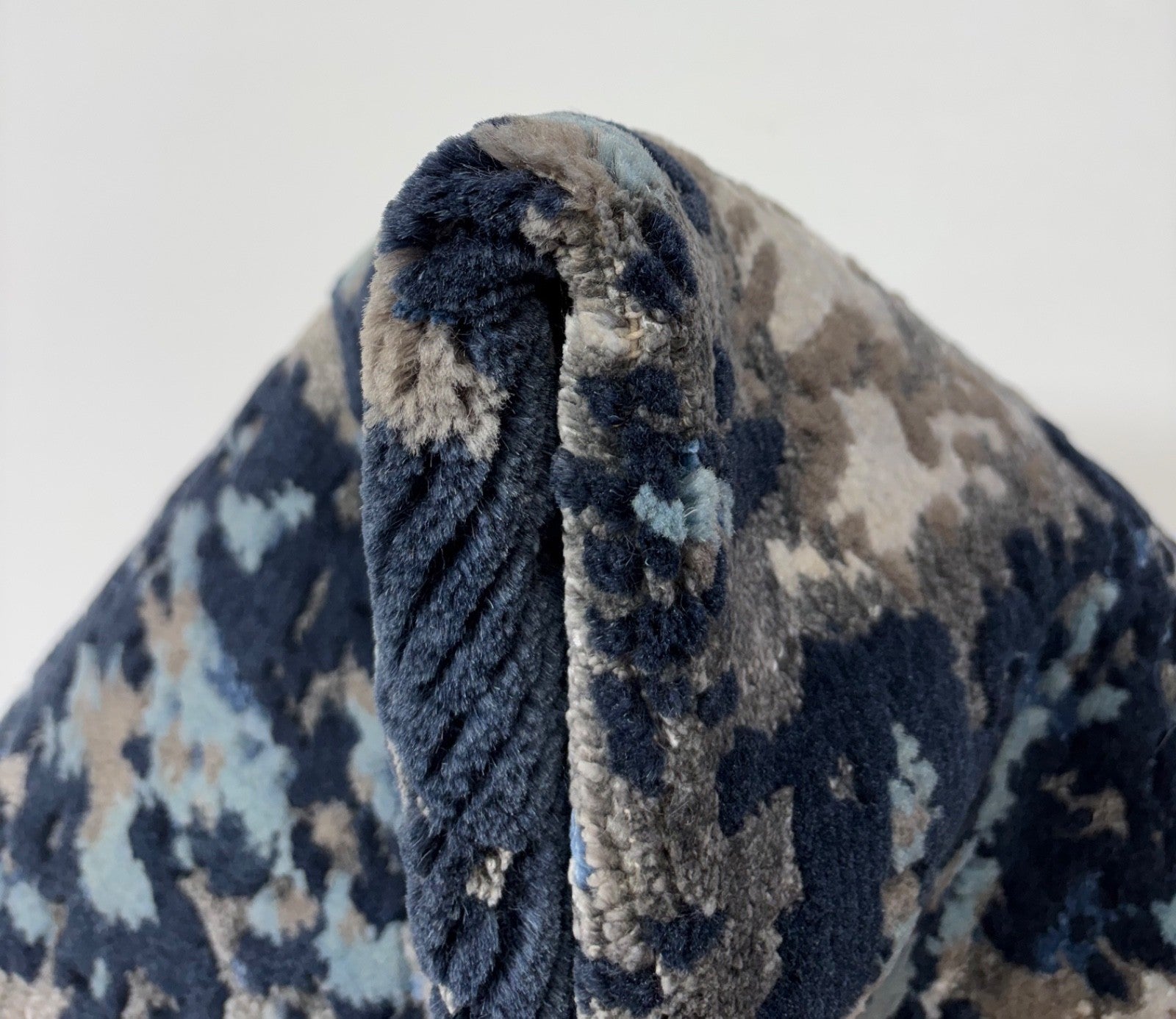 Handgeknüpfter Design Teppich 60x90 Blau Grau Bambus Seidenglanz R119