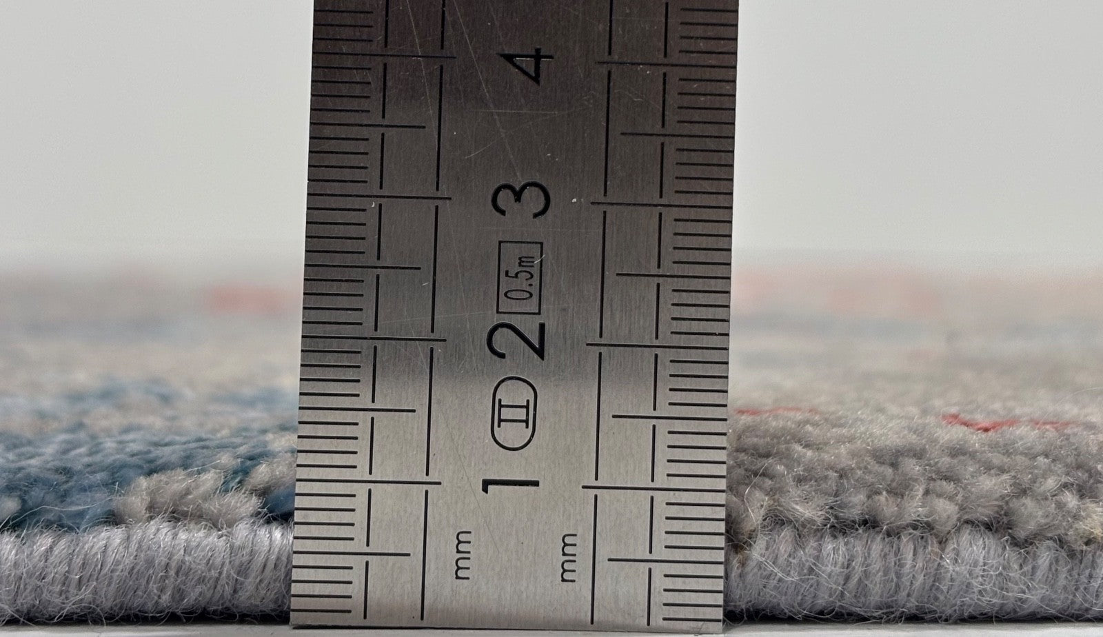 Handgeknüpfter Wollteppich 60x90 cm Grau Rot Modern Design mit Seidenglanz R118