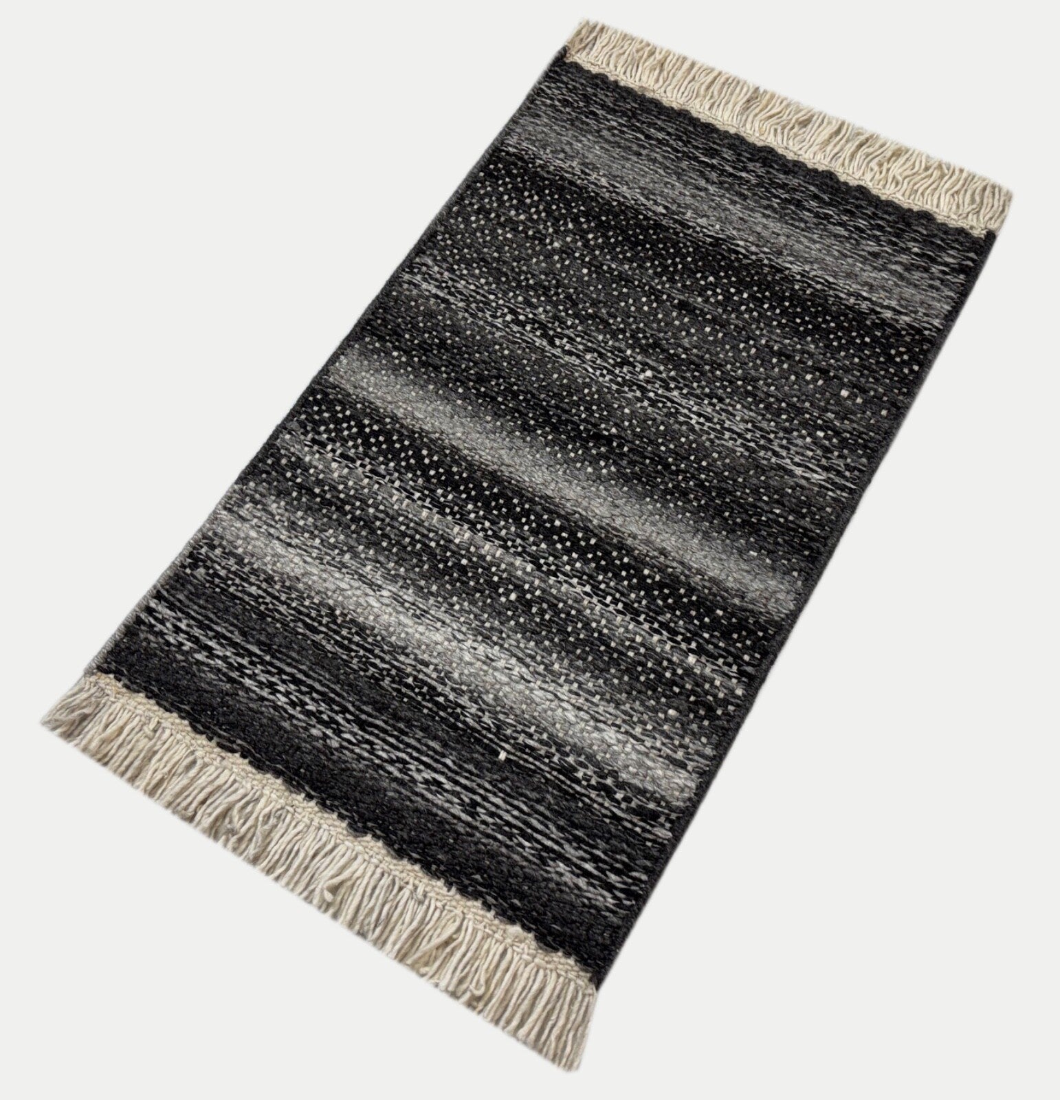 Vilnonis kilimas 60x90 Rankomis rištas juodos smėlio spalvos plokščiai austas kilimas su kutais 30 R