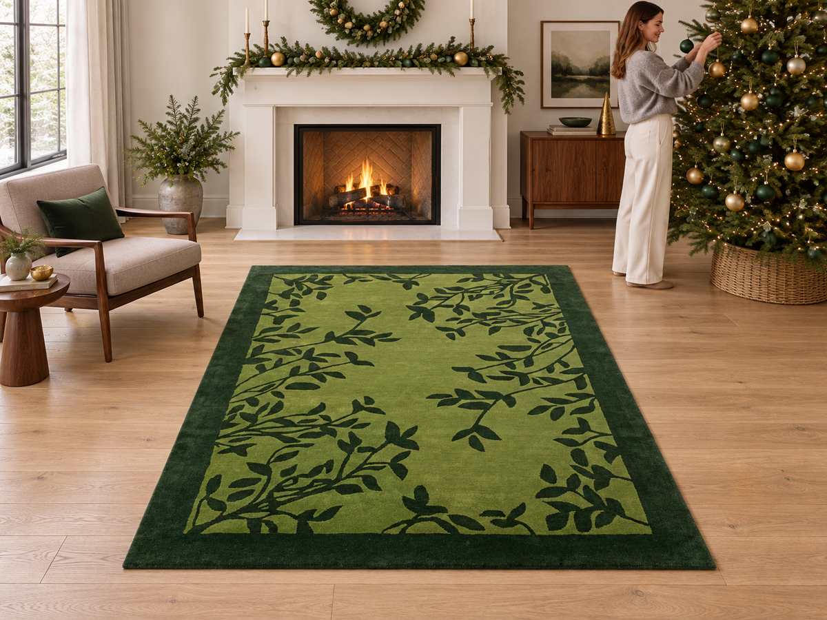 WT4 in Grün mit Blattmotiv im weihnachtlichen Wohnzimmer. KI-generierte illustrative Raumansicht der Modellfamilie, nicht maßstabsgetreu.