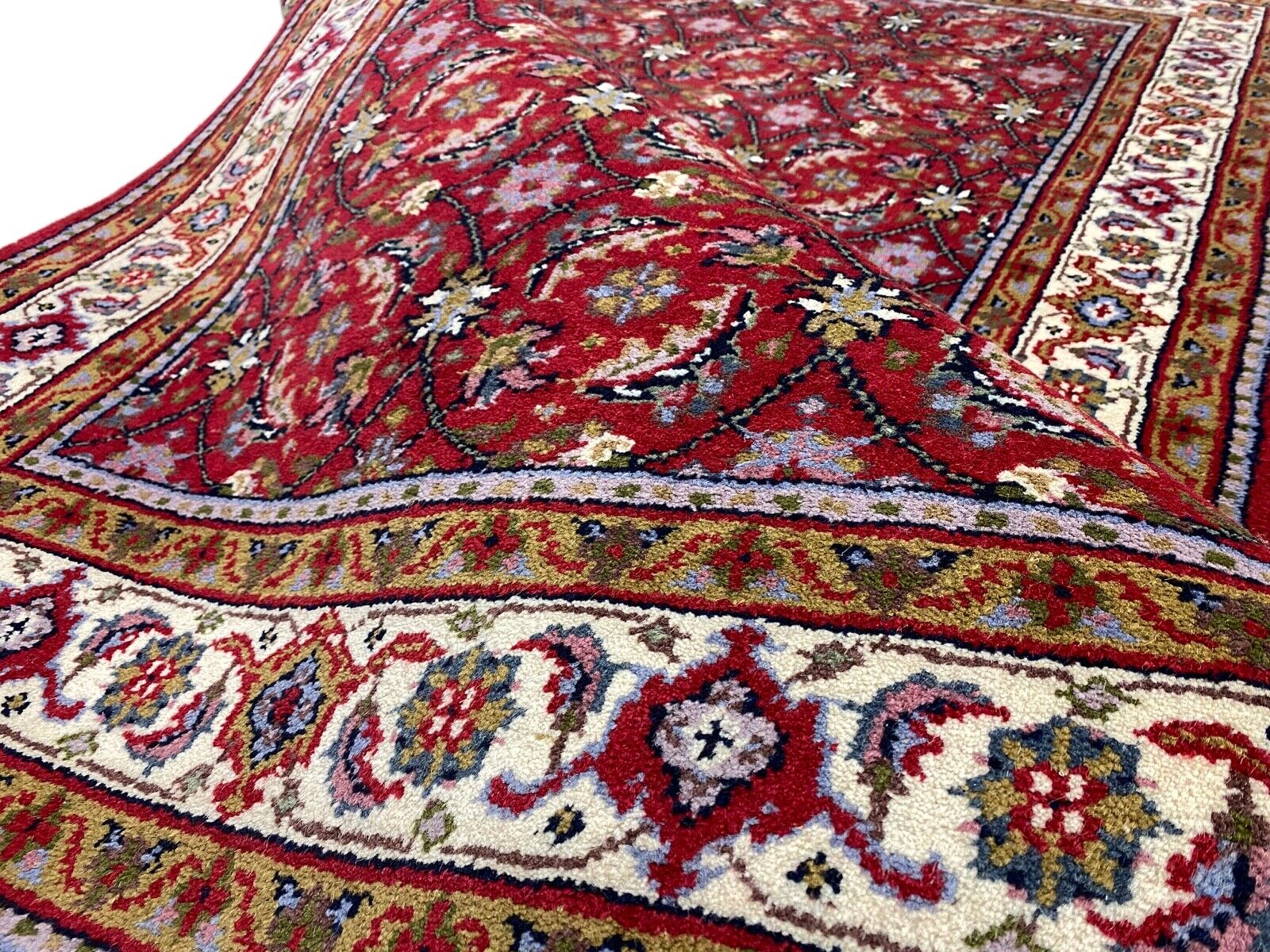 Tapis oriental Red Carpet en laine, noué à la main, 100 % laine vierge, 155 x 245 cm, diamètre 16 pouces.
