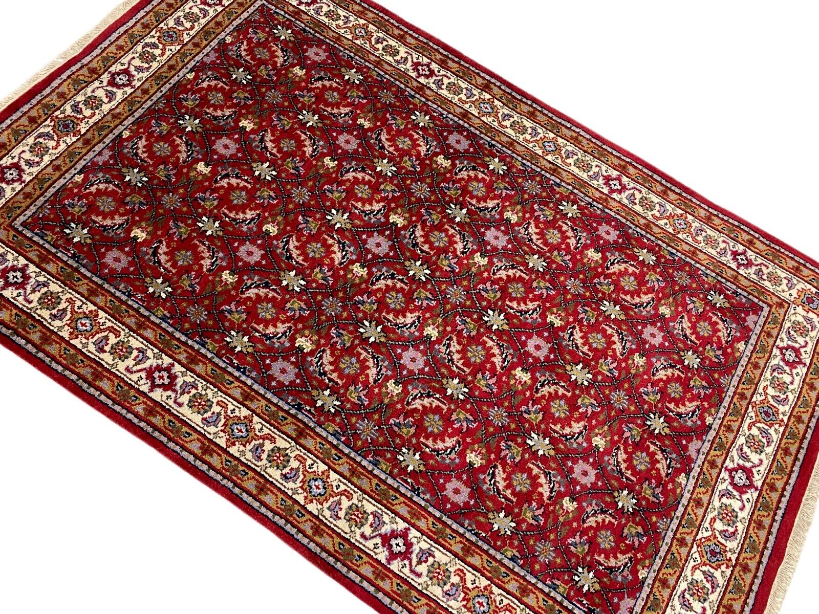 Tapis oriental Red Carpet en laine, noué à la main, 100 % laine vierge, 155 x 245 cm, diamètre 16 pouces.