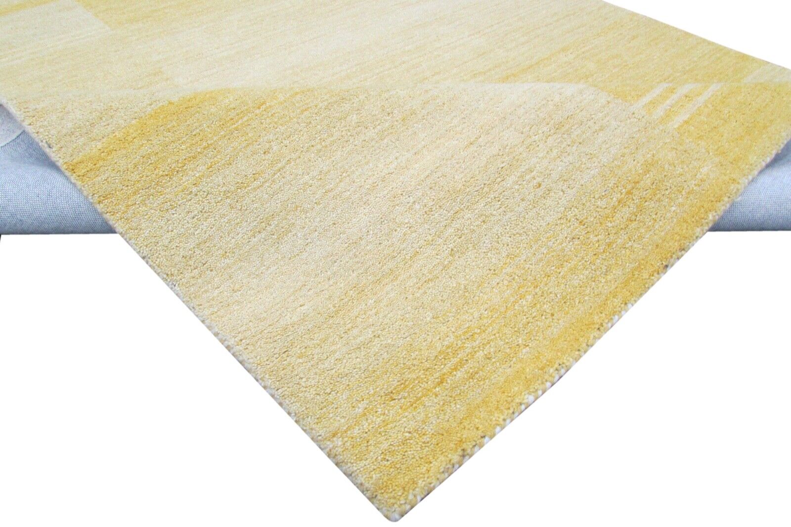 Mango geltonas vilnonis kilimas 160x230 cm, rankų darbo, auksinis, rankomis dygsniuotas T876