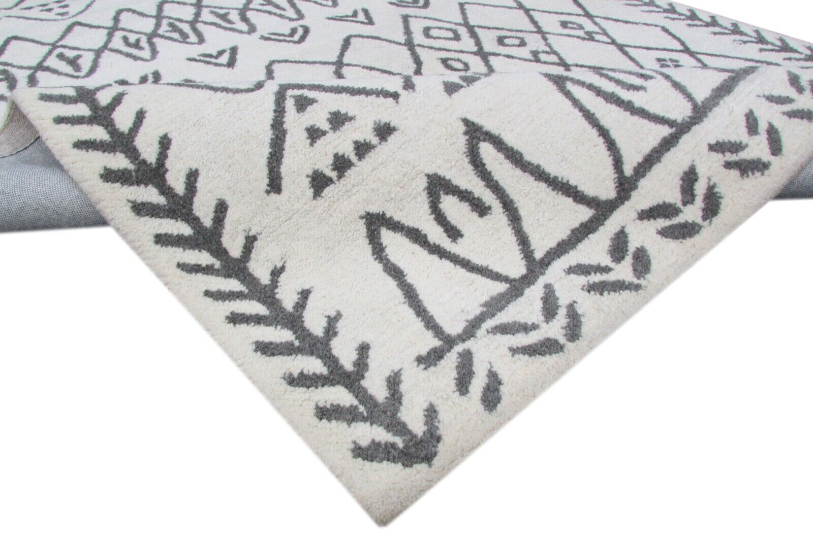 Svetainės marokietiško dizaino rankomis dygsniuotas kilimas, 100 % vilnos, smėlio/pilkos spalvos, 160 x 230 cm