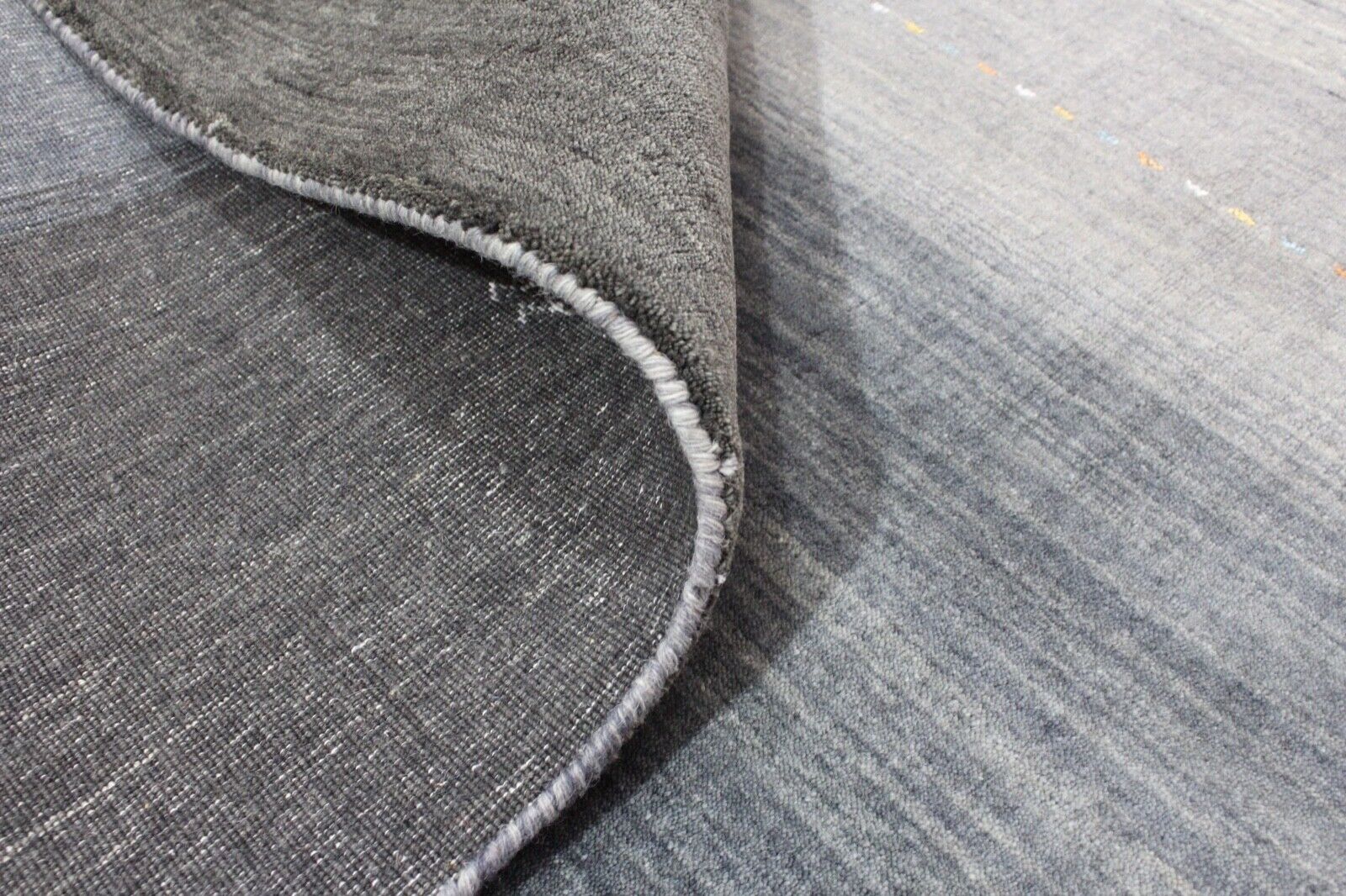 Preproga Gabbeh siva slonokoščena črna 100 % volna 170 x 240 cm ročno tkana Lr472