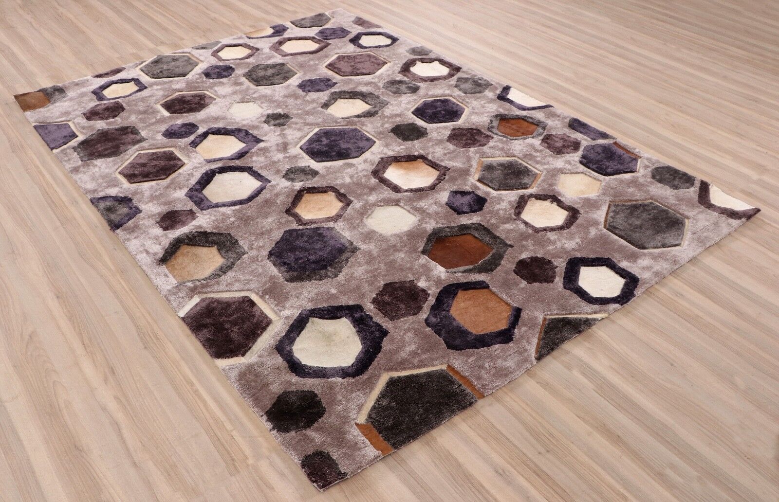 Keleti szőnyeg, dizájner szőnyeg, 170x240 cm, viszkóz, kézzel tűzött bőr szőnyegre