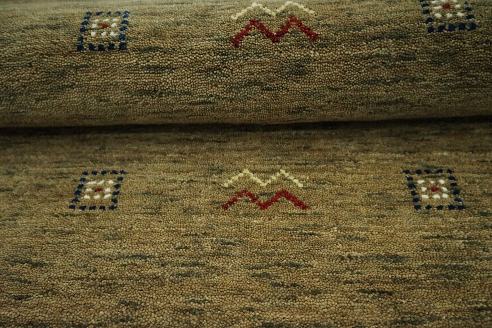 Gabbeh preproga temno bež 100 % volna 170 x 240 cm ročno tkana orientalska preproga LR667