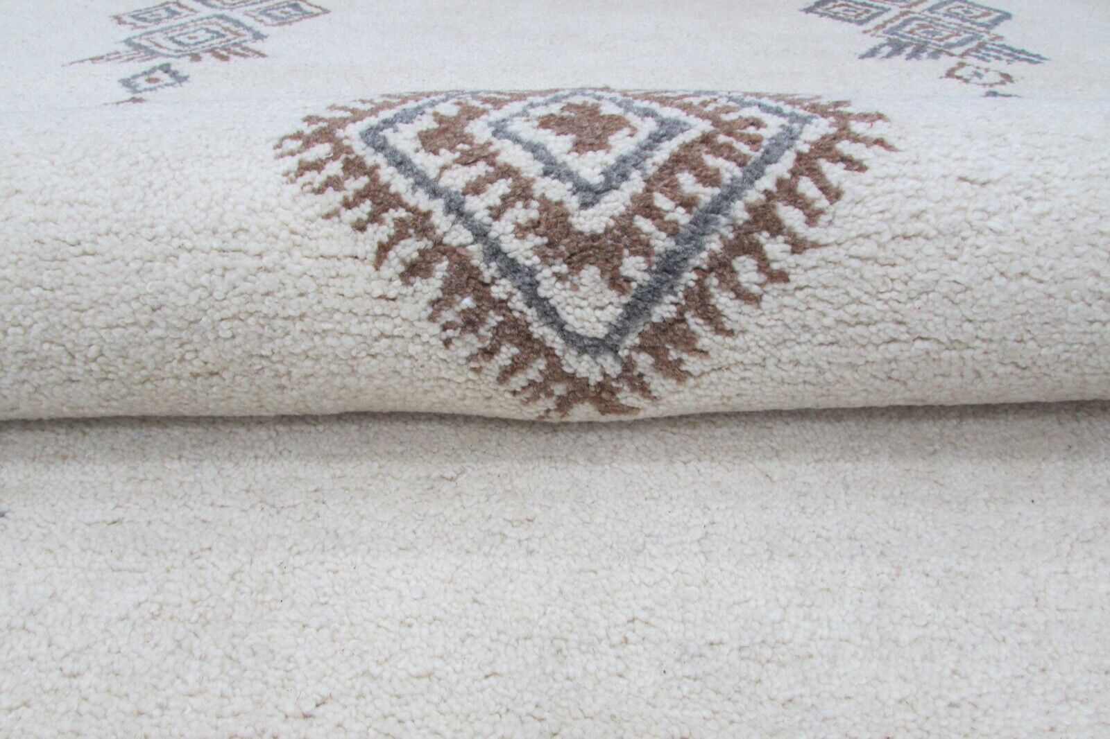 Bež in bela preproga, 100 % volna, 160 x 230 cm, ročno izdelana, ročno tkana, T823