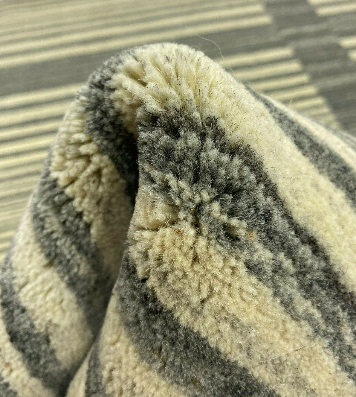 Grau Teppich 100% Wolle Beige Gabbeh lori Handgewebt 124x187 cm Naturwolle S105