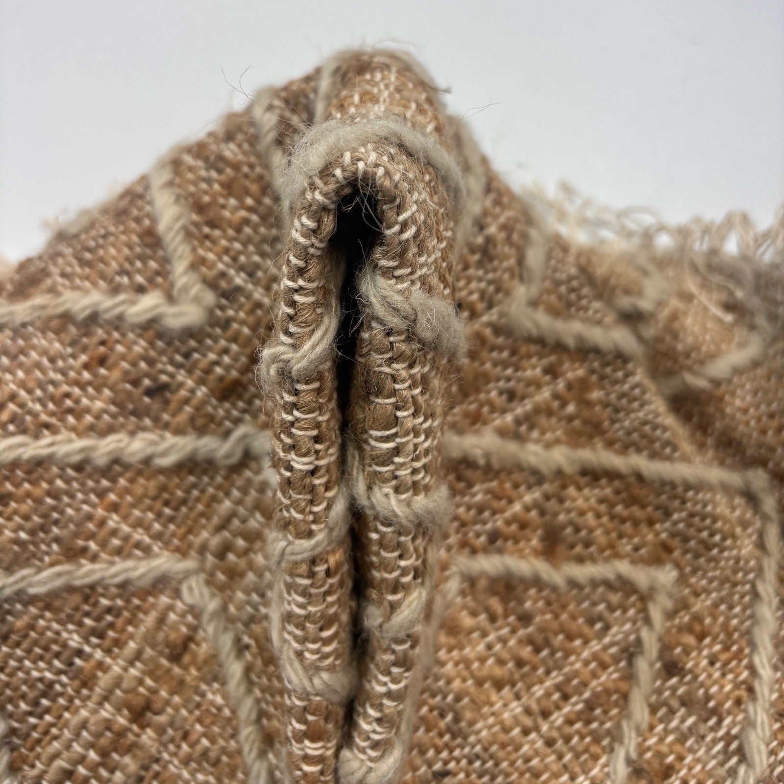 Jutena preproga 60x90 cm – Naravni in etnični slog z ročno tkanim vzorcem D530 