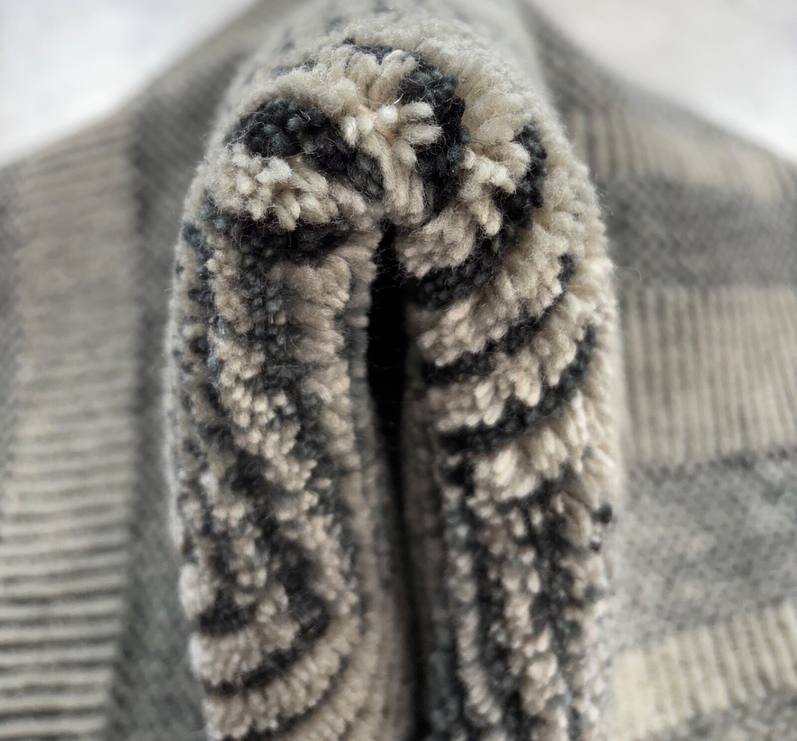 Teppich 170x240 Grau Schwarz Gestreift Handgewebt Wolle Viskose Modern R23