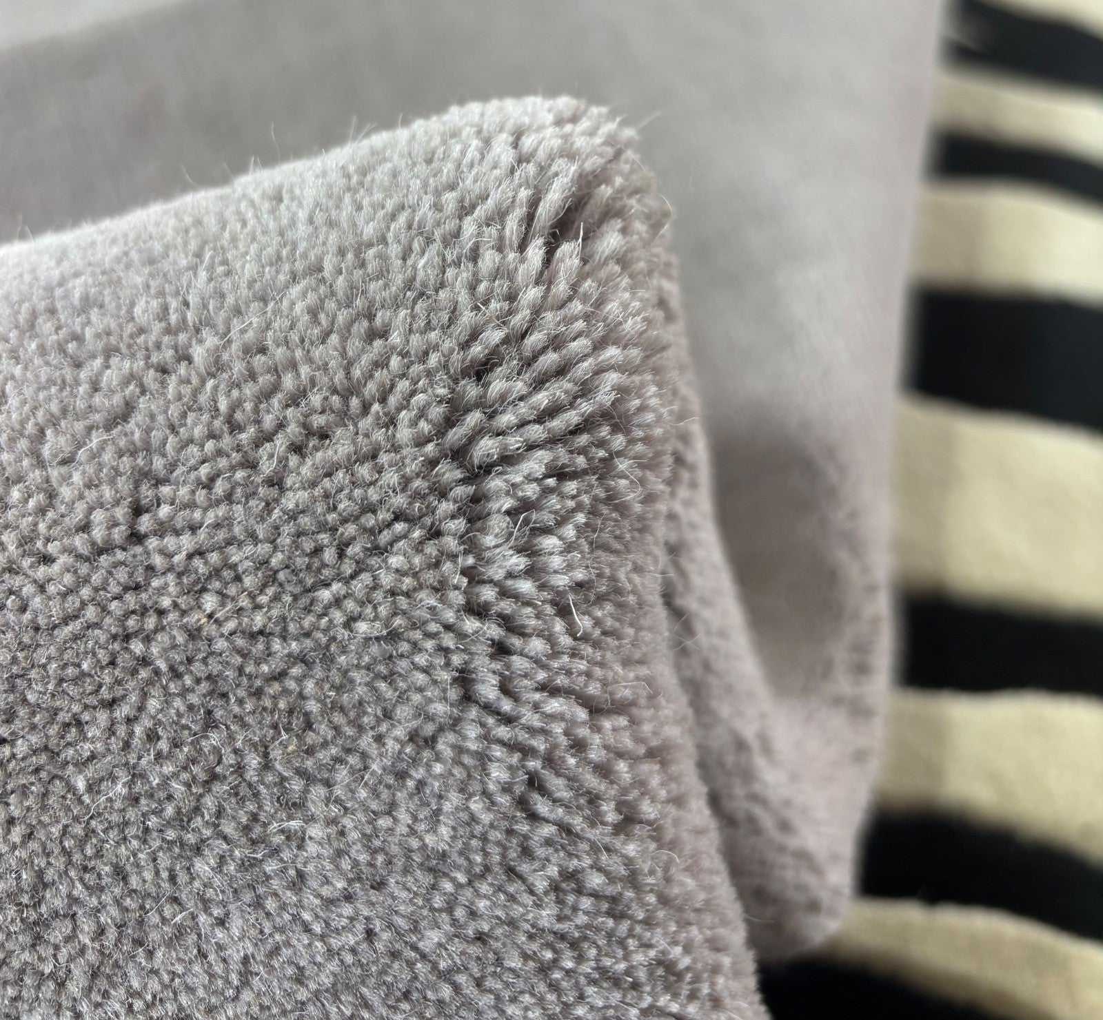 ZEBRA Design Teppich 200x300 cm  Handgetuftet 100% Wolle Grau Schwarz Beige R47