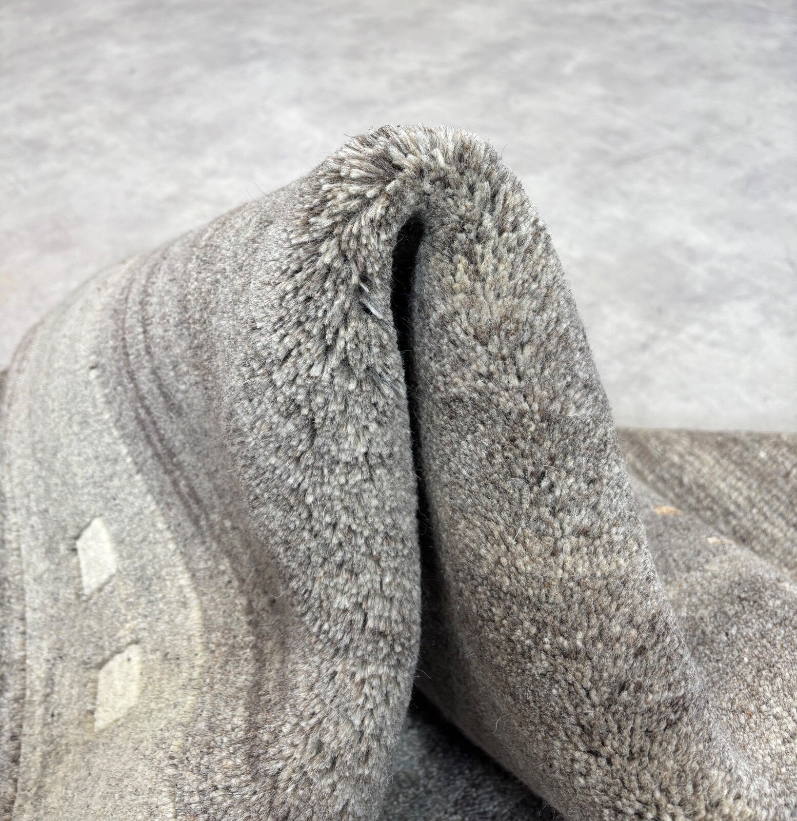 Alfombra de lana natural anudada a mano Indo Nepal, color gris, 170 x 240 cm, IN2024