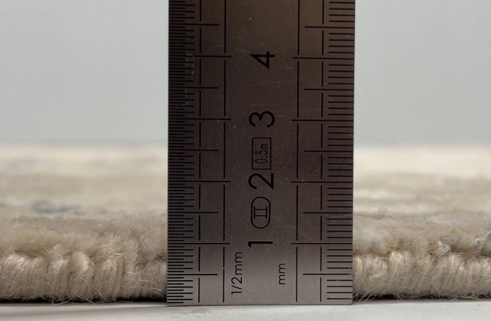 Handgeknüpfter  Design Teppich 60x90 cm Silber Bambus Glanz Modern R67