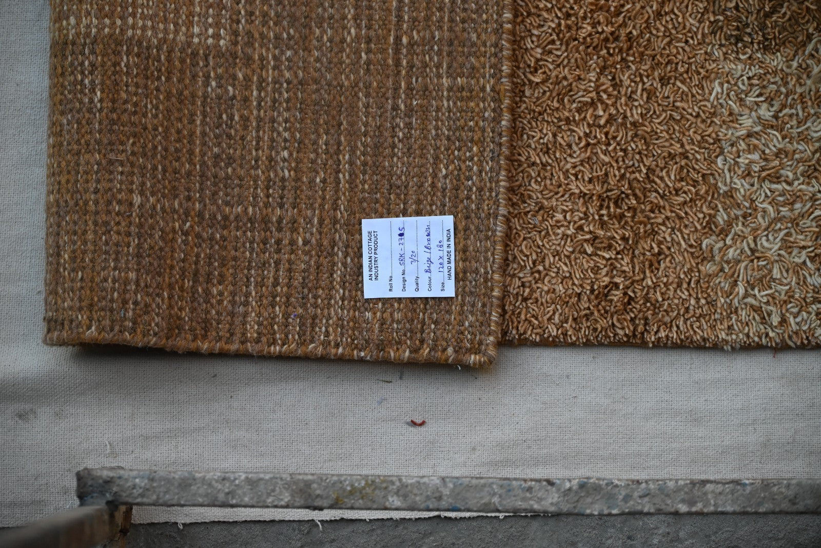 Bunter Wollteppich 120x180 cm Handgefertigt Modern Teppich sh275