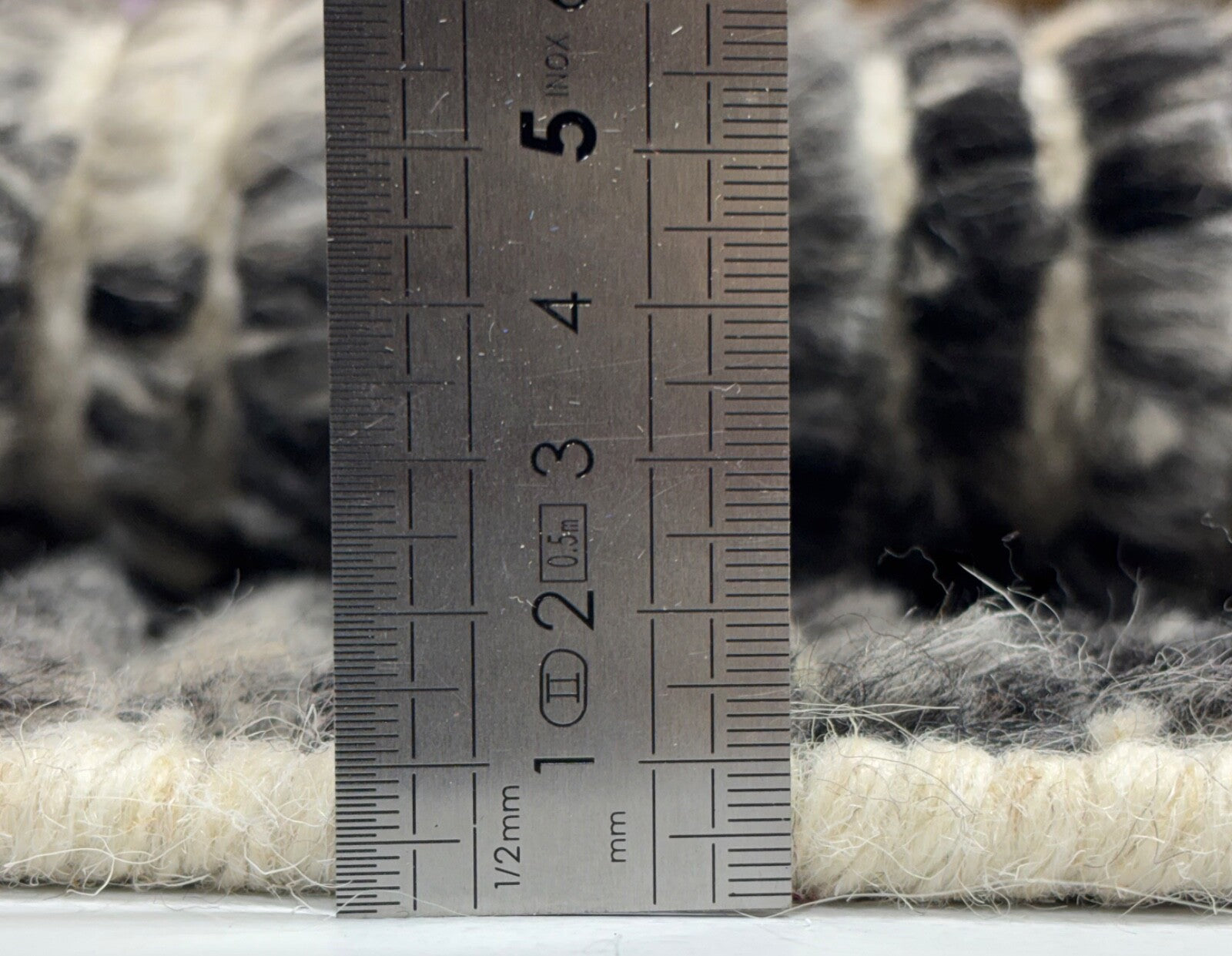 Tappeto annodato a mano in lana 100% 60x90 Tappeto dal design moderno Grigio Nero BCI104