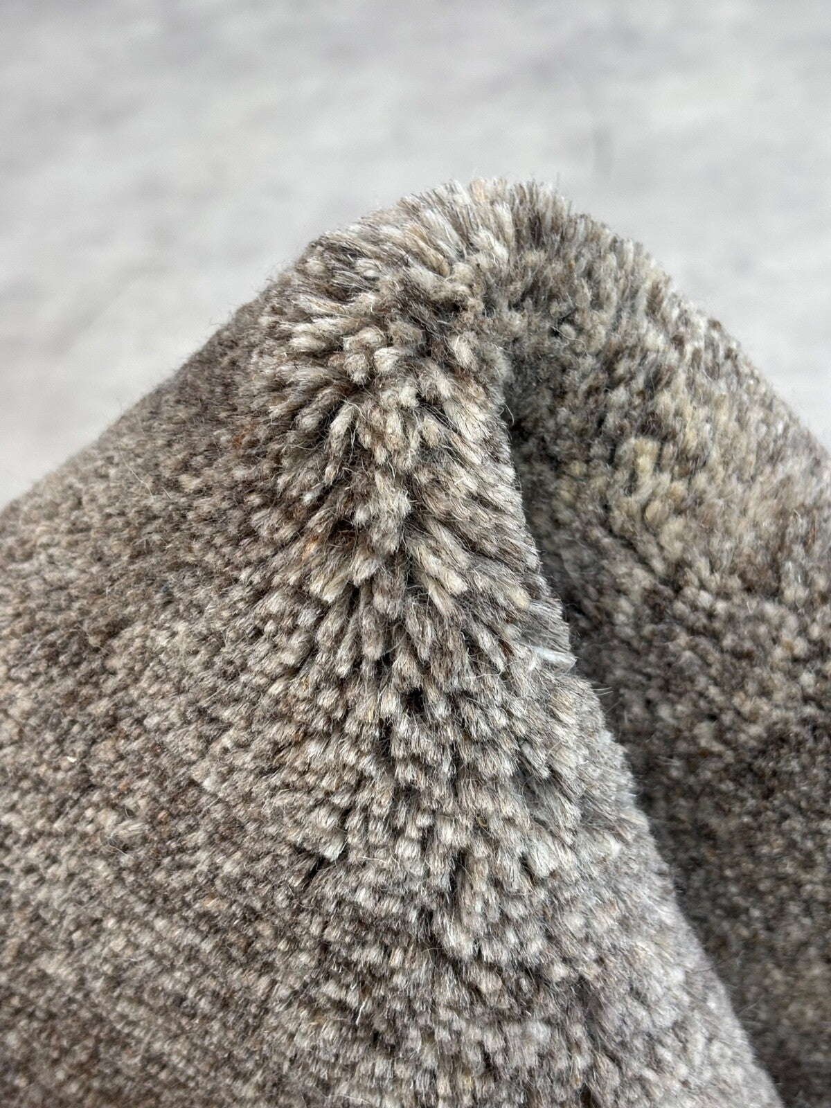 Alfombra de lana natural anudada a mano Indo Nepal, color gris, 170 x 240 cm, IN2024