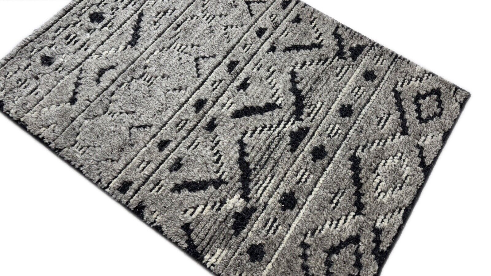 现代地毯 60x90 手工编织羊毛粘胶混纺灰色、黑色 DKD-728