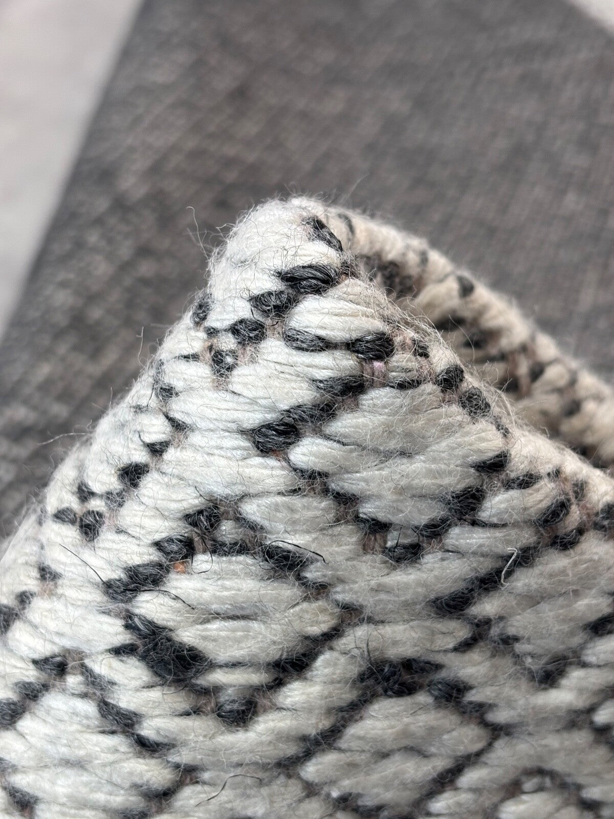 Flachgewebter Kilim Teppich 170x240cm 100% Wolle Beige Dunkelgrau ST14