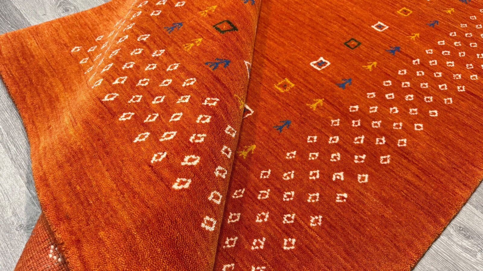 Terracotta Gabbeh Teppich 100% Wolle 120x180 cm Handgewebt Orientteppich AC4