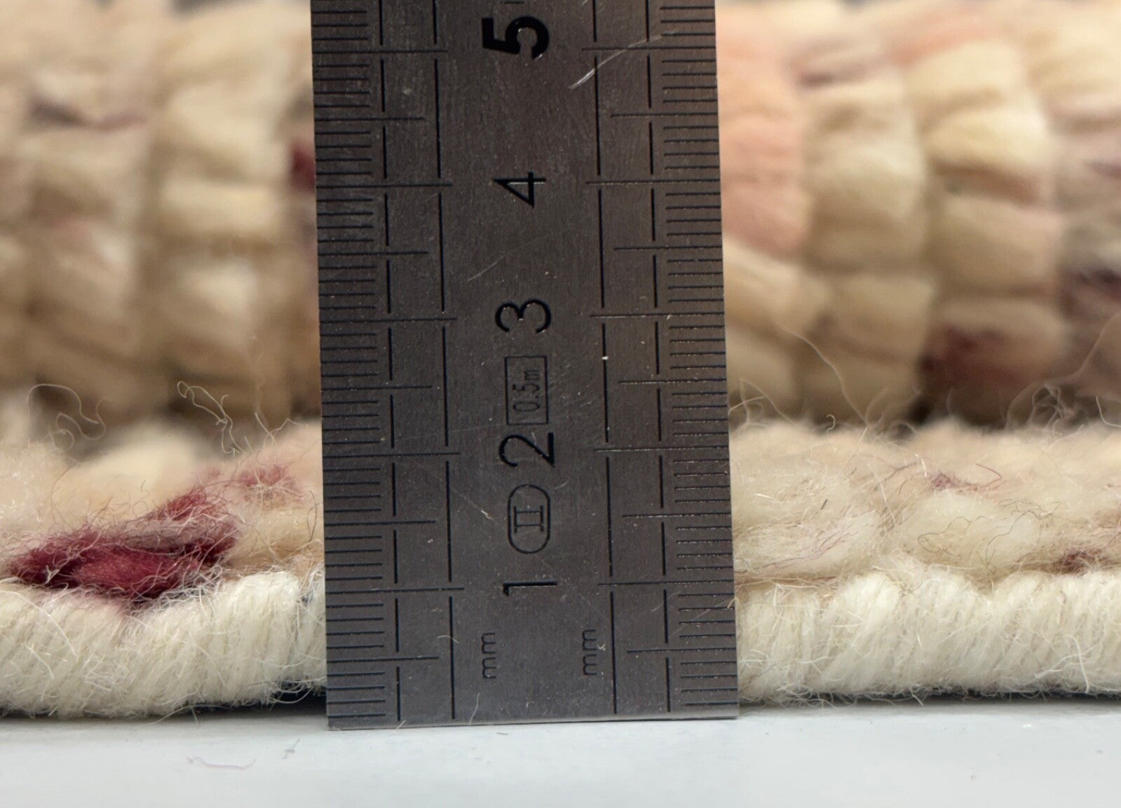 Hand-knotted wool rug 60x90cm 100% wool Modern design Multicolor Beige R07