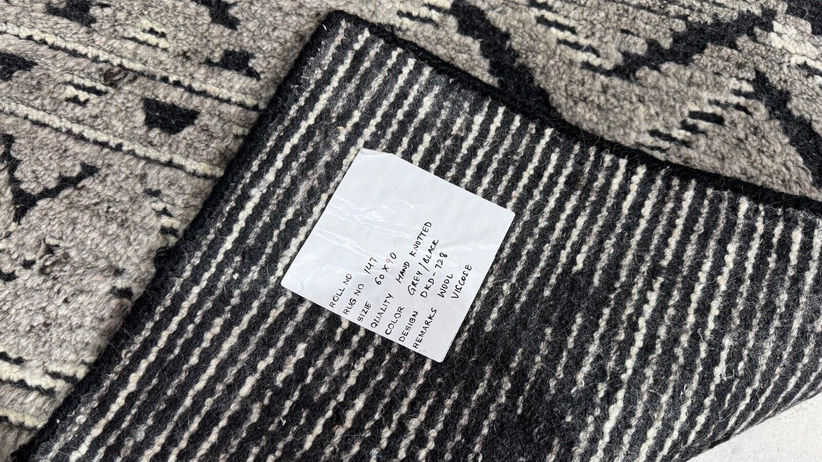 现代地毯 60x90 手工编织羊毛粘胶混纺灰色、黑色 DKD-728