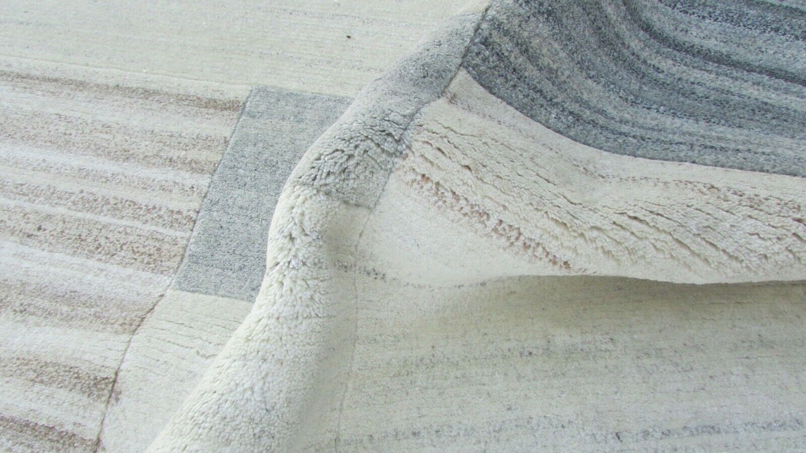 Nepal Teppich Handgeknüpft Beige Grau 100% Wolle Orientteppich 165x226 cm N-80