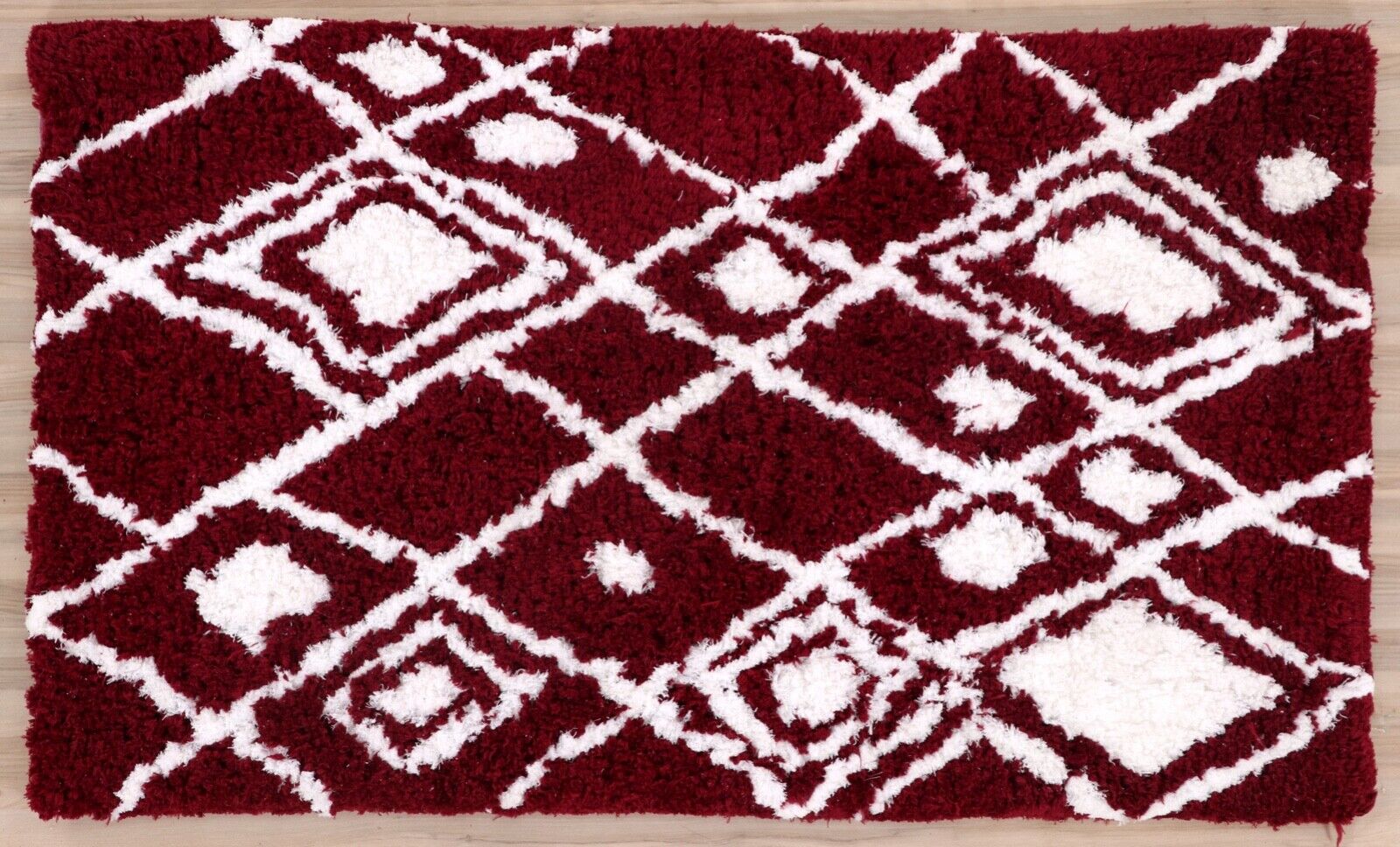 红白相间东方地毯，170 x 240 厘米，手工制作，100% 涤纶，长毛