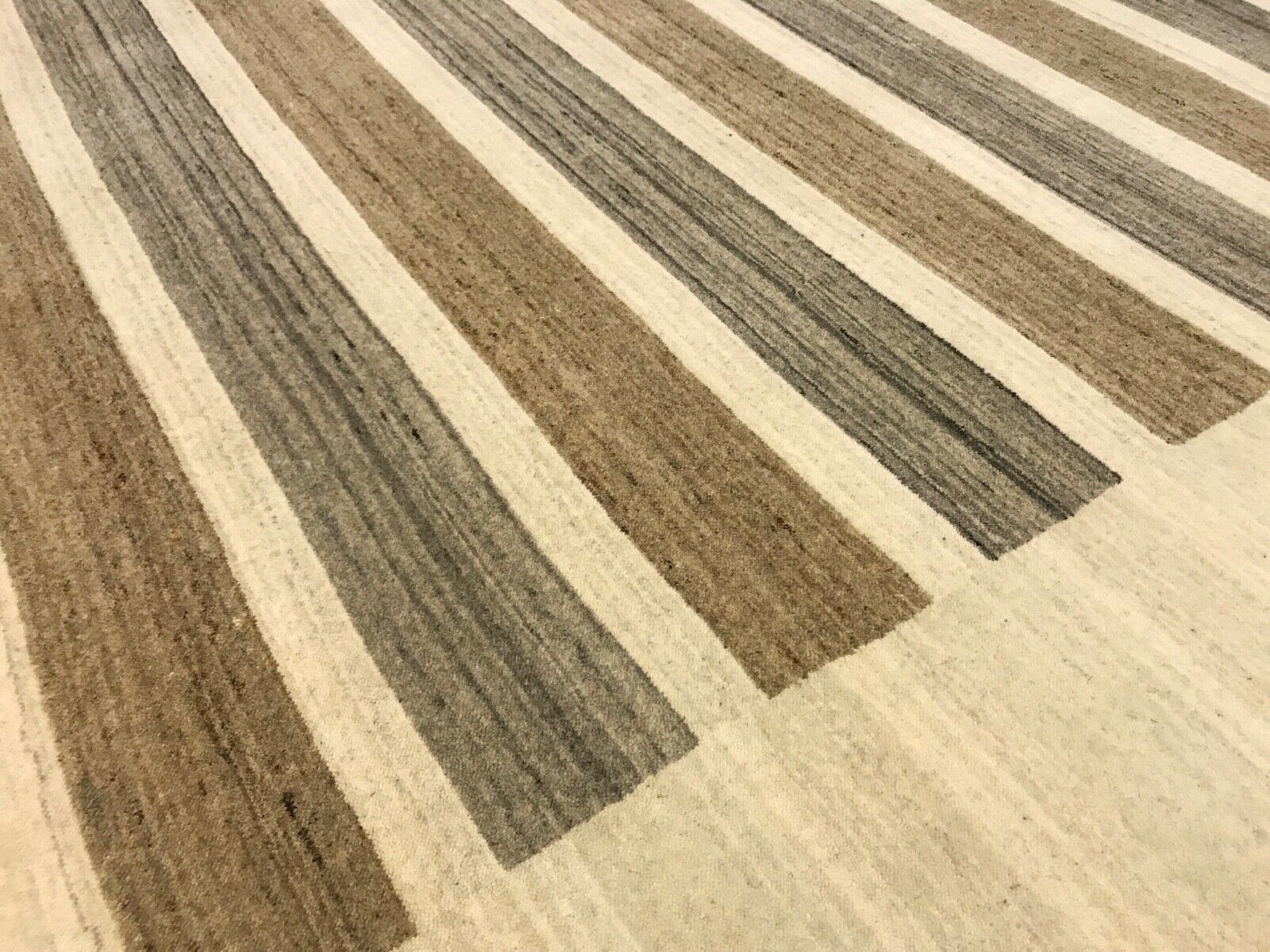 Gabbeh smėlio spalvos kilimas, 100 % vilnonis rytietiškas kilimas, Debbich loom, Lori Buff, 180 x 240 cm 