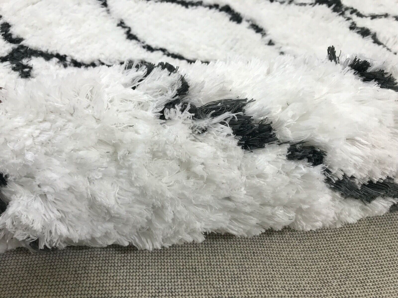 Beige norsunluunvärinen ja valkoinen itämainen matto, 170 x 240 cm, käsintehty, 100 % polyesteriä