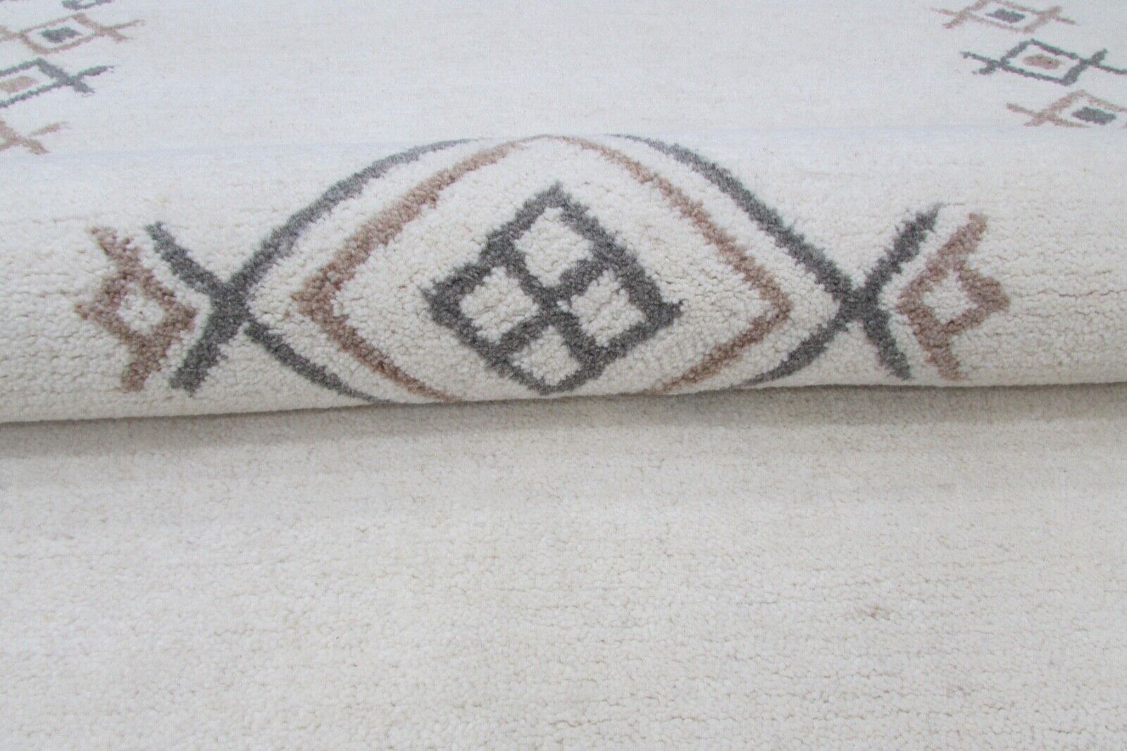 Béžová Grau Teppich 100% Wolle 160X230 cm Handarbeit Handgetuftet T820