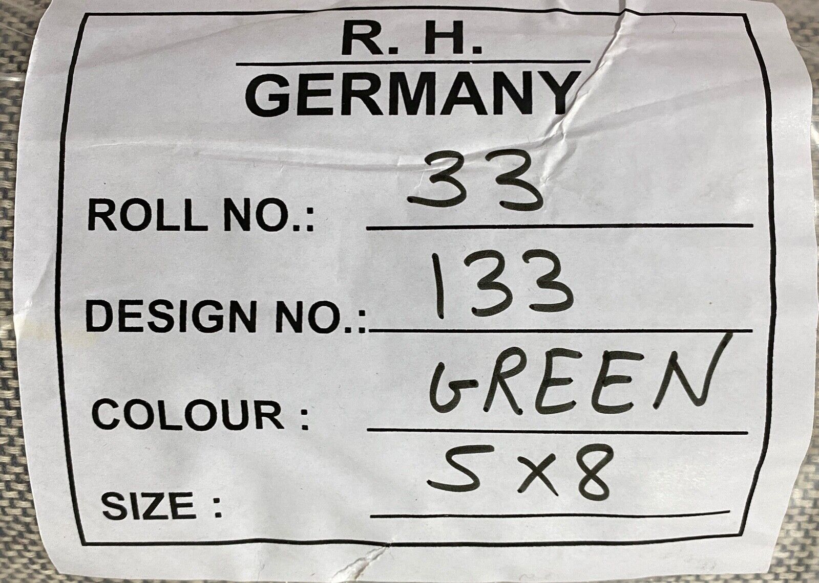 Žalias, smėlio spalvos, pilkas rankomis dygsniuotas rytietiškas kilimas, 100 % vilna, 155 x 242 cm, D-133