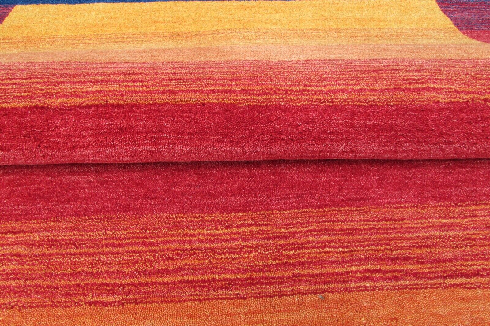 Preproga 100 % volna 160 x 230 cm zlato rdeča modra orientalska preproga ročno tkana T815