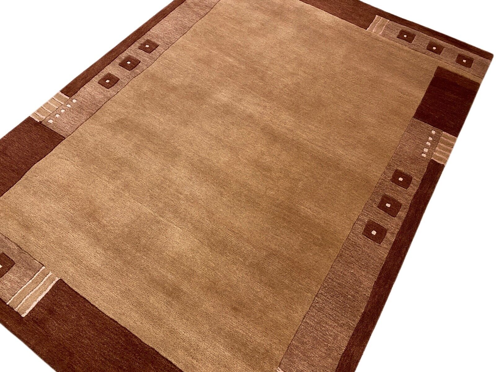 棕色东方地毯，100%羊毛，手工簇绒，141 x 196厘米